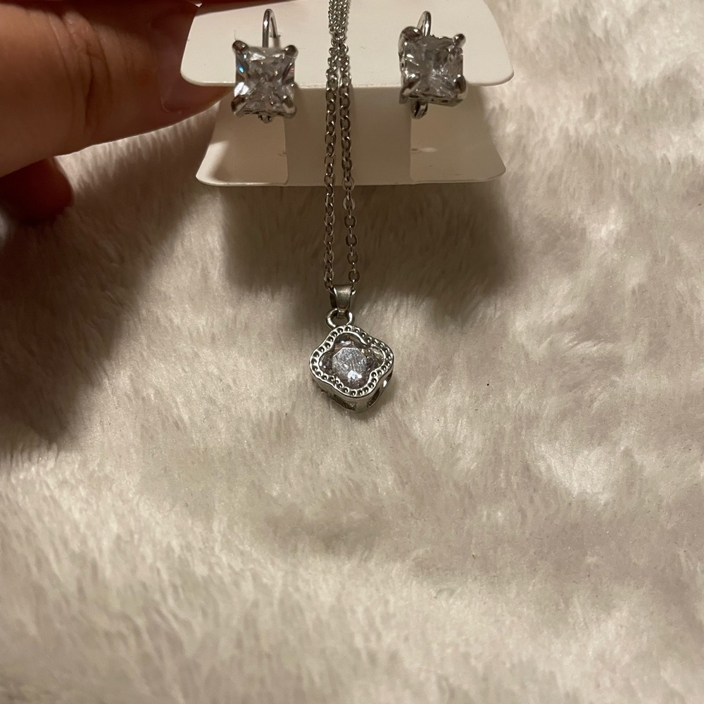 Fashion necklace and earrings